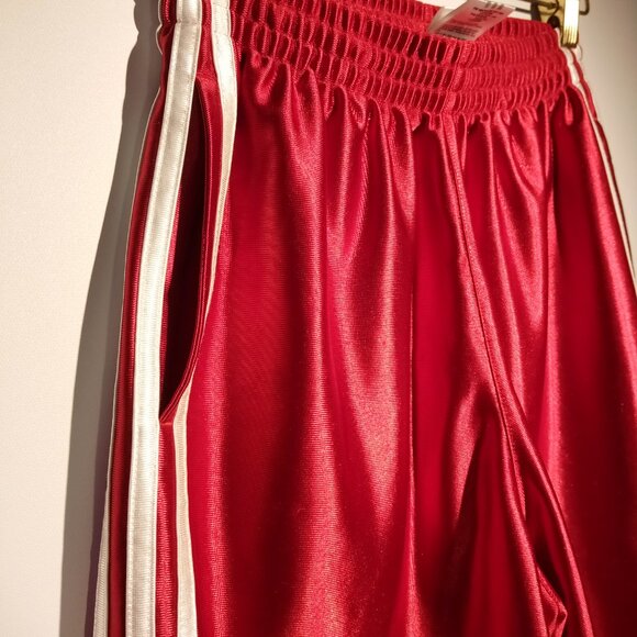 ADIDAS 2 piece lot   Boys size Large   White Soccer Tee   Red poly shorts  VGC - Picture 11 of 12